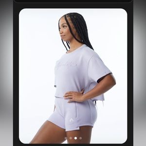 Alphalete ELMTS Elements set shorts crop top